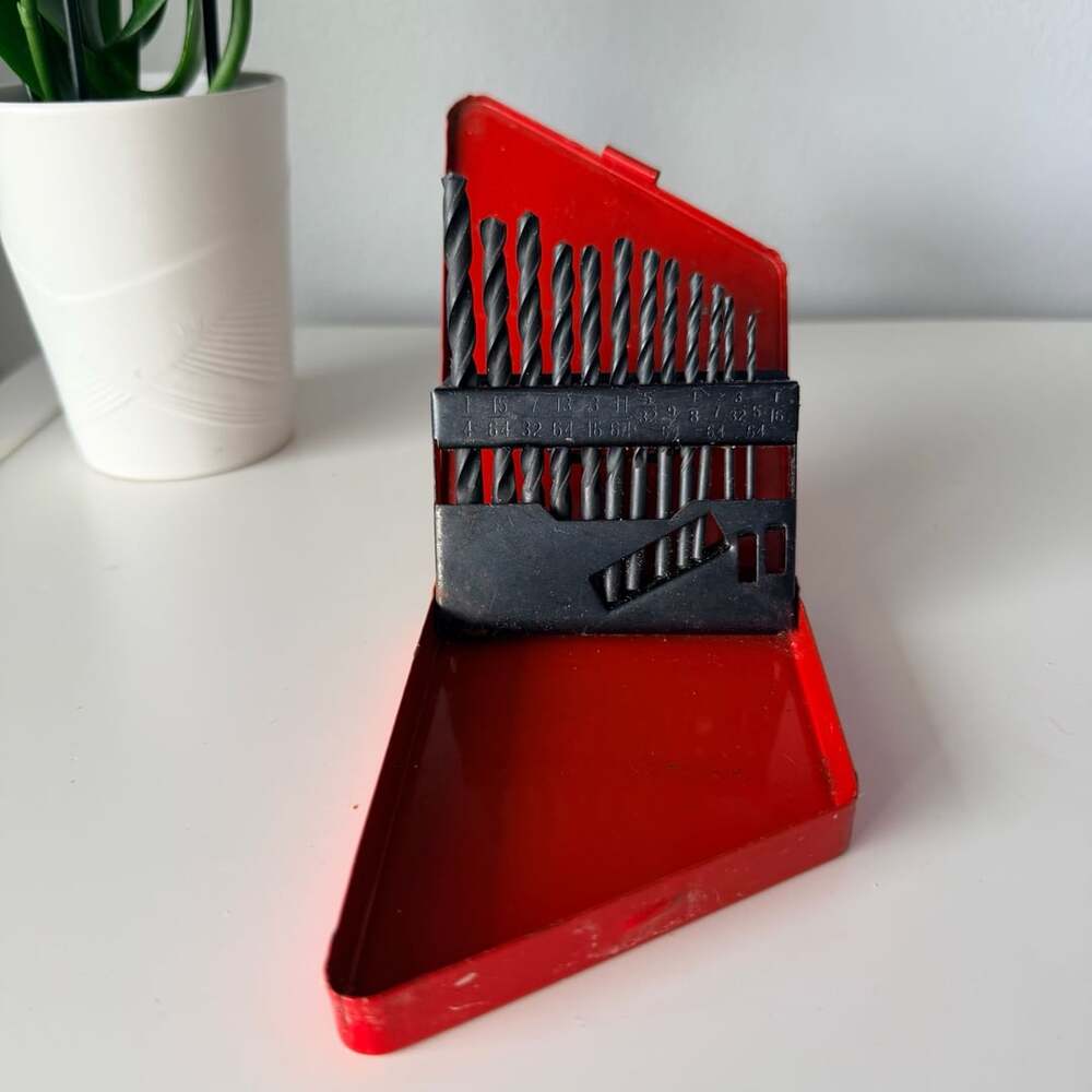 HSS Drill Bit Set 13 Piece in Red Metal Case
